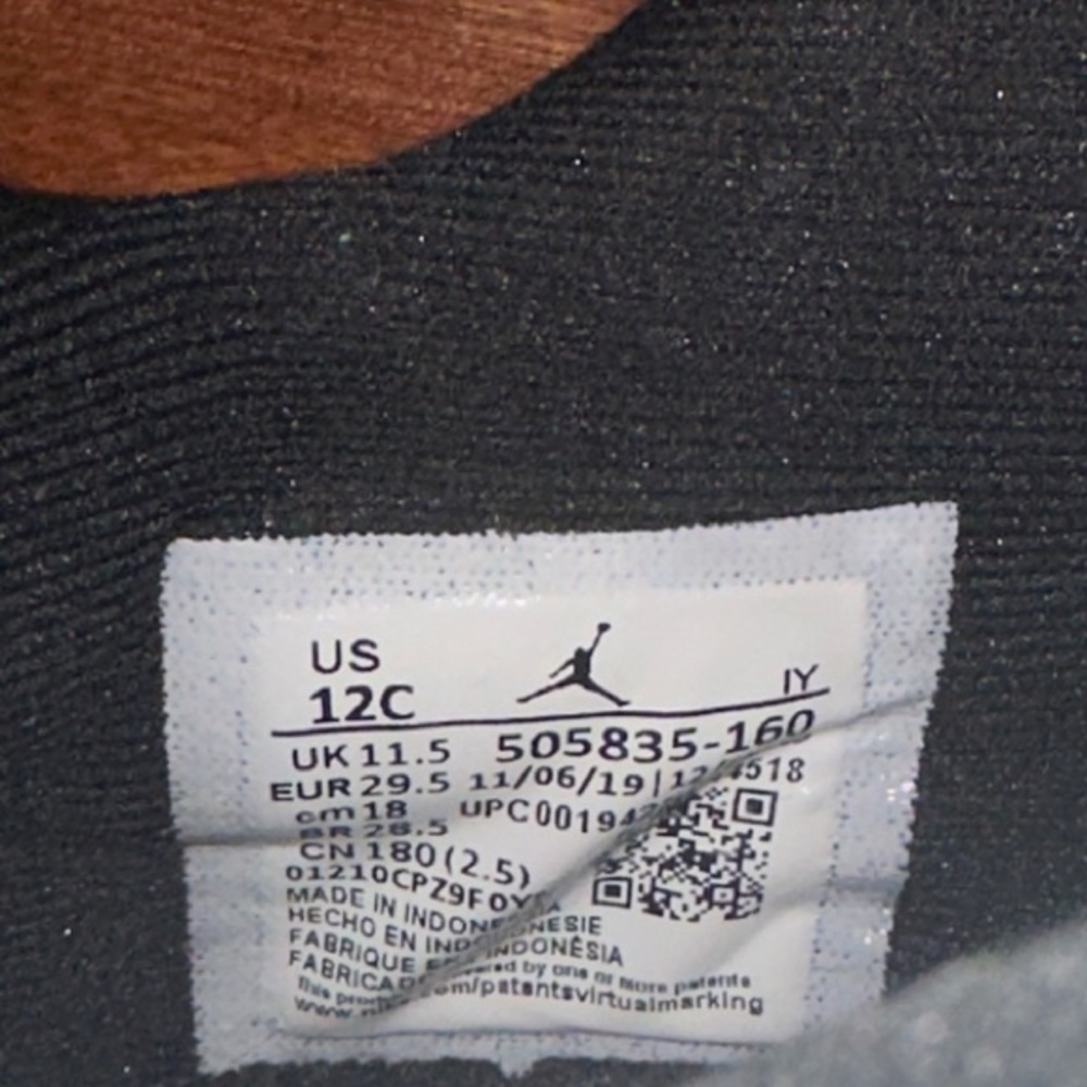 Jordan 12C Sneakers with Black and White Tag - Picture 4 of 4